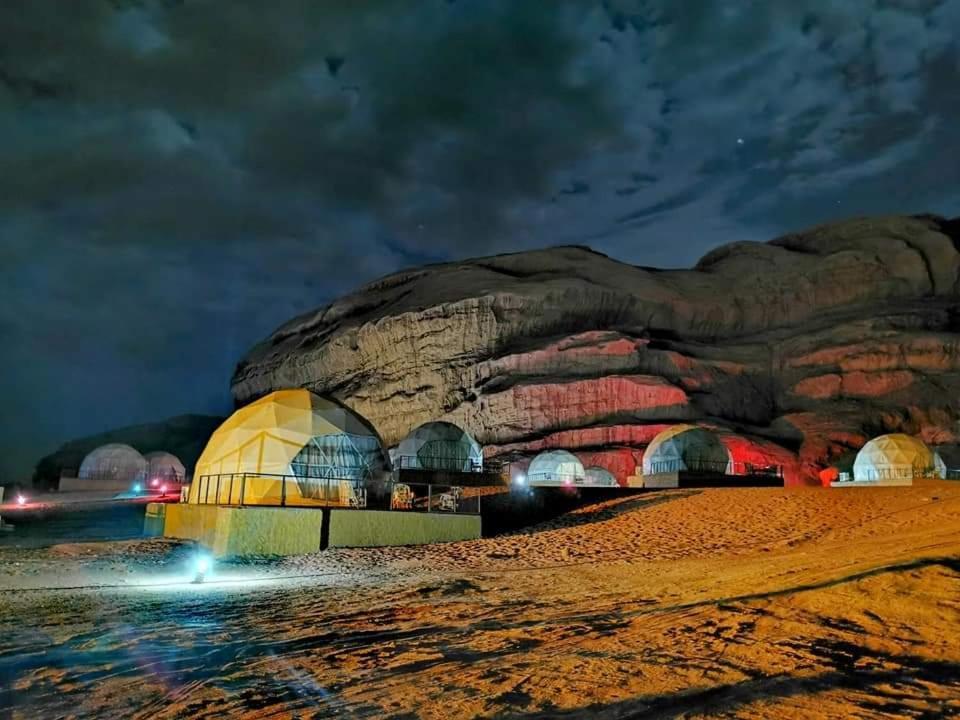 Orbit Camp 2 Hotel Wadi Rum Bagian luar foto