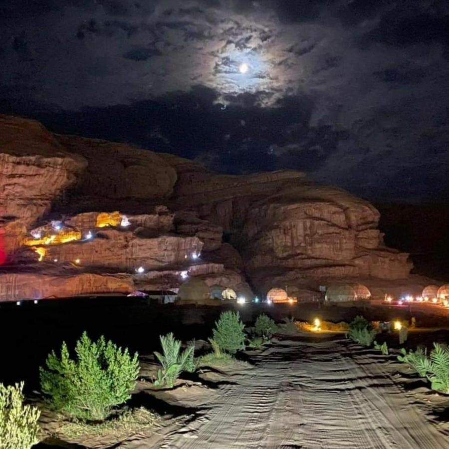 Orbit Camp 2 Hotel Wadi Rum Bagian luar foto