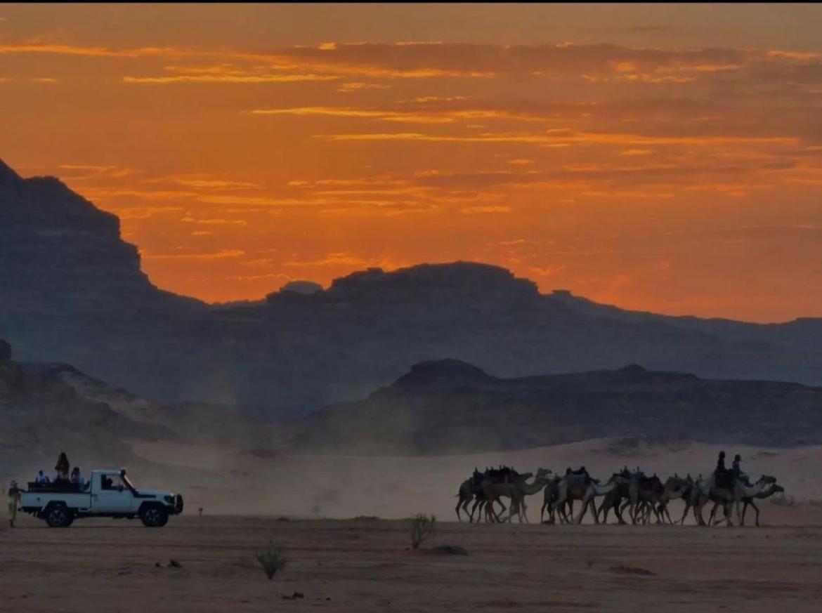 Orbit Camp 2 Hotel Wadi Rum Bagian luar foto